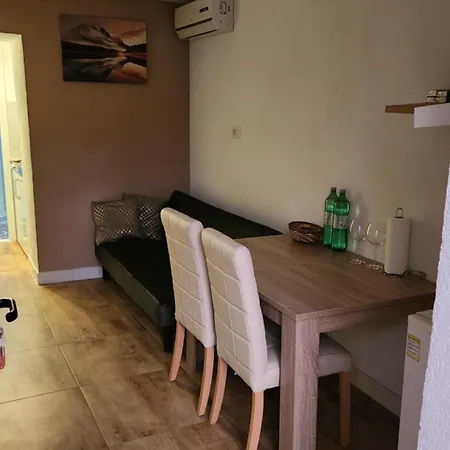 Apartment Live In *